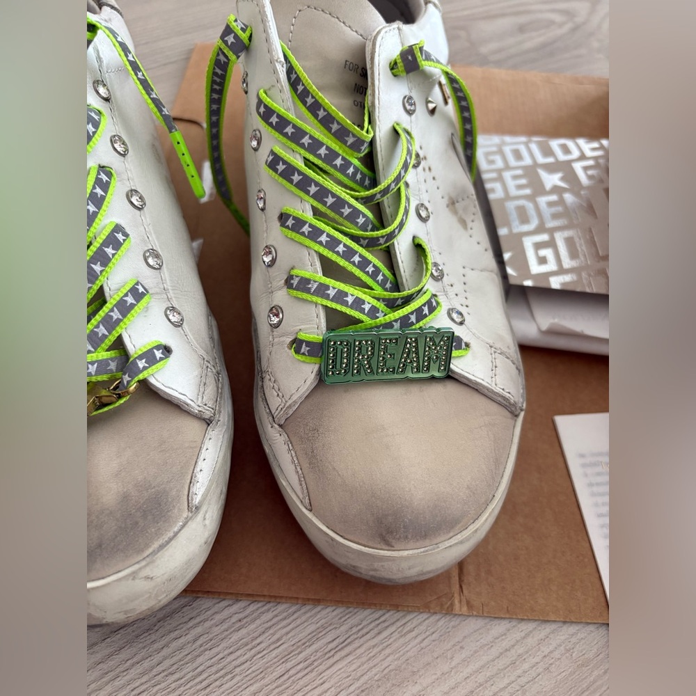 Authentic Golden Goose Superstar Distressed Sneakers
OFFERS ARE WELCOME…